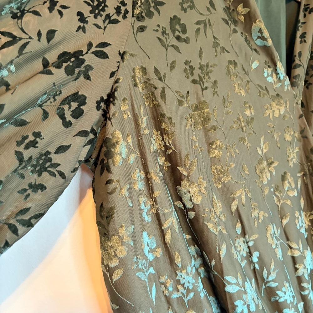 LC Lauren Conrad Olive Floral Bodysuit - Picture 4 of 8